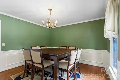 Room for plenty of seating