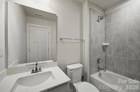 Upstairs full bath