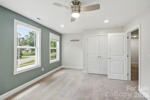 Secondary bedroom