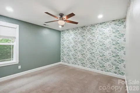 Secondary bedroom