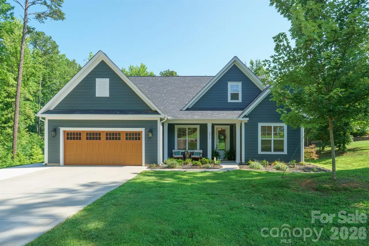 2976 Walter Drive NW, Concord, NC