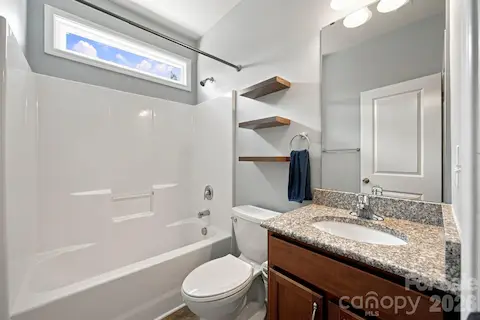 Full Guest Bath 1st floor