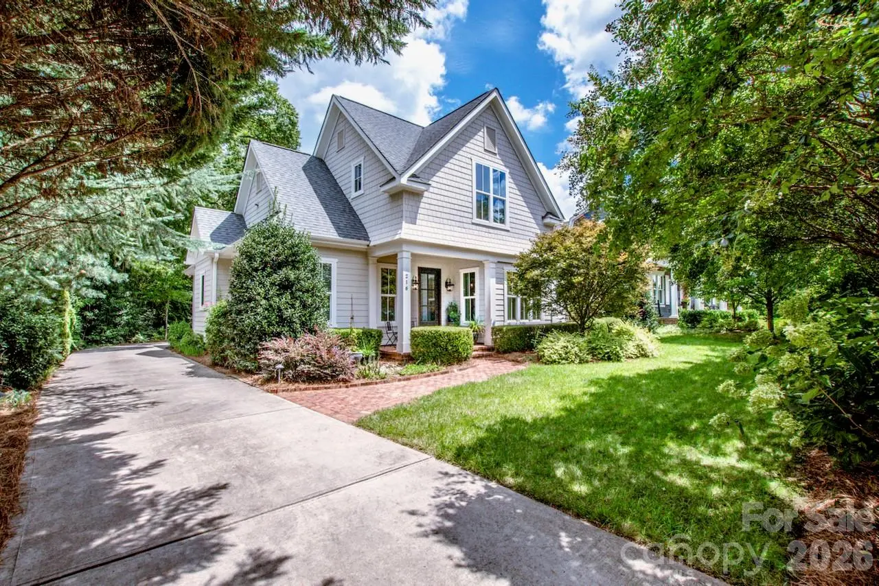 216 Catawba Avenue, Davidson, NC