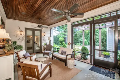 Gorgeous screened in porch adds 3+ season extra living space
