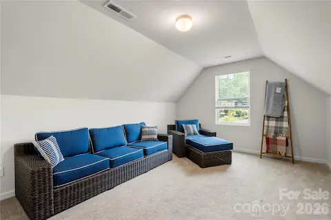 upper level bonus room