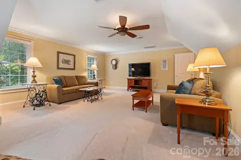 Large Upstairs Bonue
