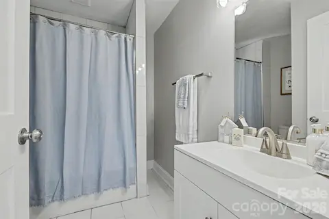 2nd Bathroom