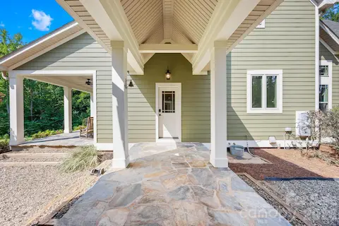 Breezeway from garage to house