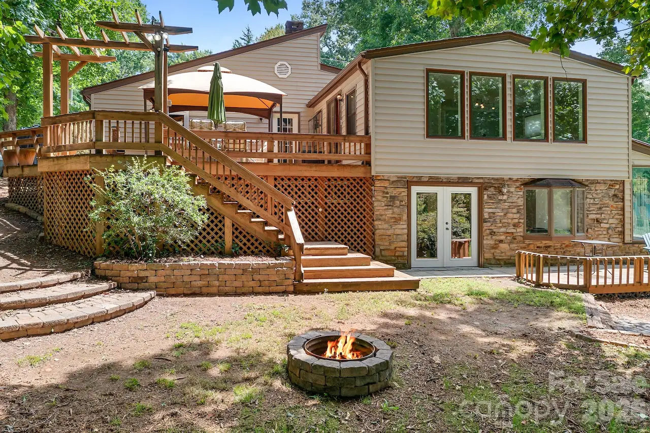 7224 Right Angle Street, Sherrills Ford, NC