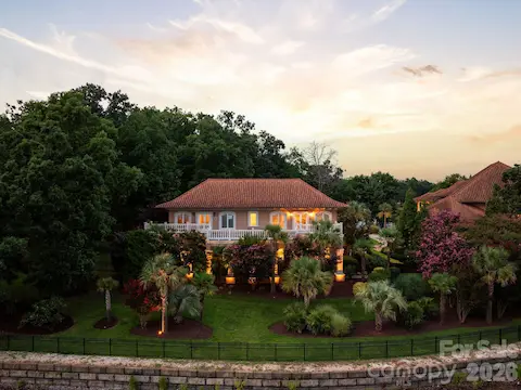 Fully detahced guest house featuring two bedrooms, two full baths and kitchen.