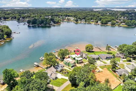 Another aerial view of the homes positioning on the lake.  At the end of the pier is plenty of water for your boat.