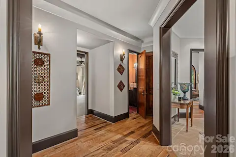 Decorative rope accent lighting.