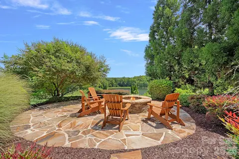 Beautiful views with lots of privacy.