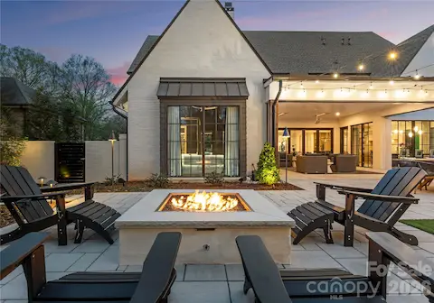 Gas fire pit