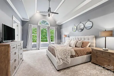Dramatic modified trey ceiling