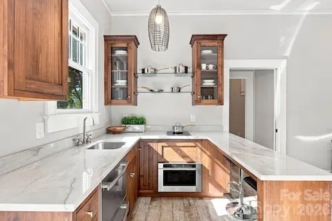 Guest Cottage Kitchen