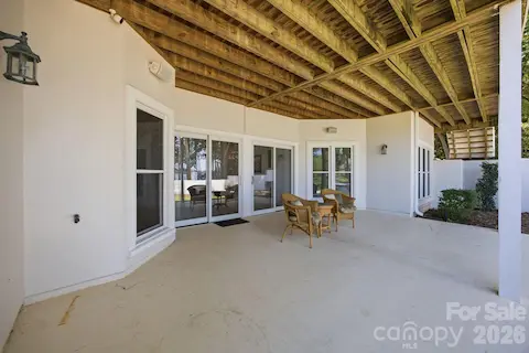 Lower deck
