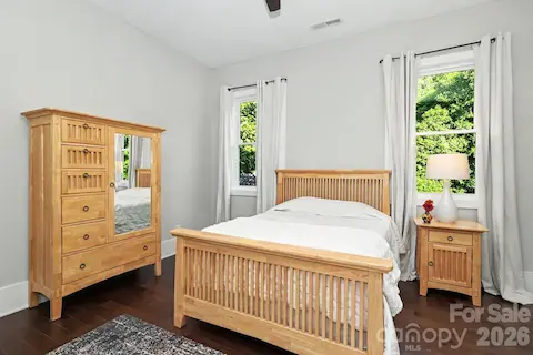 Third bedroom with en-suite bath