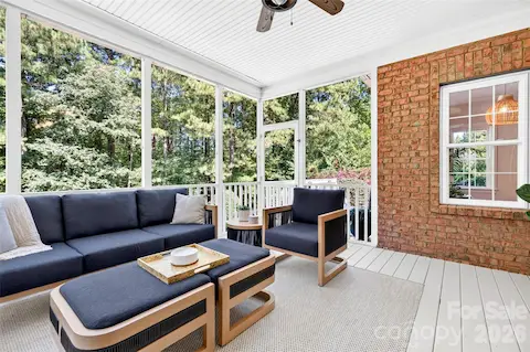 Screened in Porch