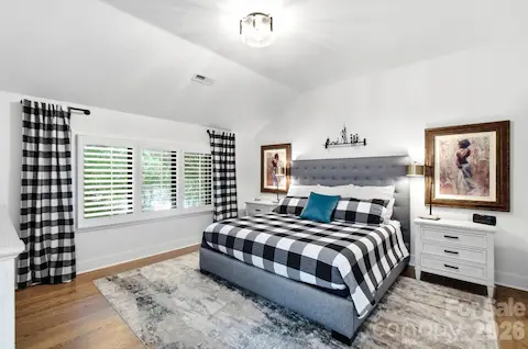 Over-sized secondary bedroom