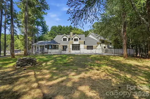 Private retreat on 1.62 acres