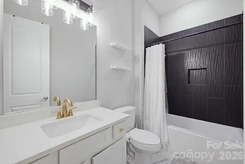 Full guest bath with modern finishes
