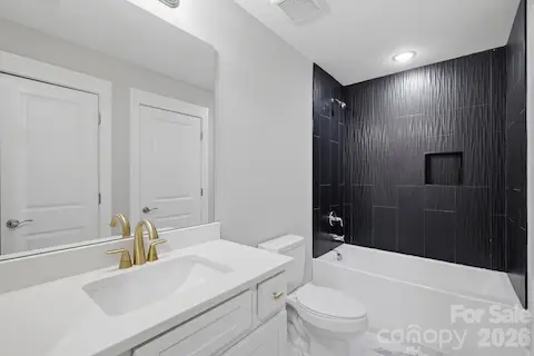 Full bath serving the second living quarters