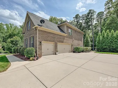3-Car Garage