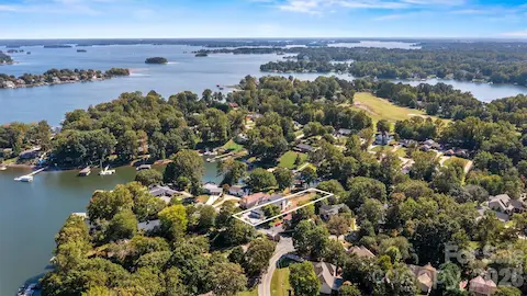 Best of both worlds - Lake Norman waterfront and Westport Golf option!