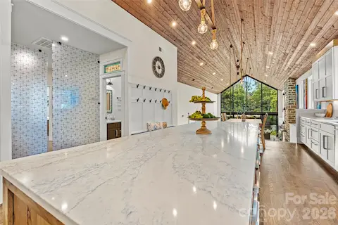 Oversized island!