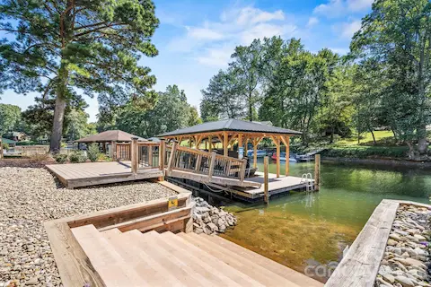 Easy entry into/out of the lake for family, guests, and pets!