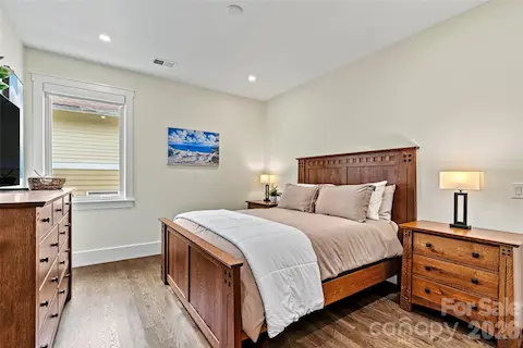 Main floor 2nd bed