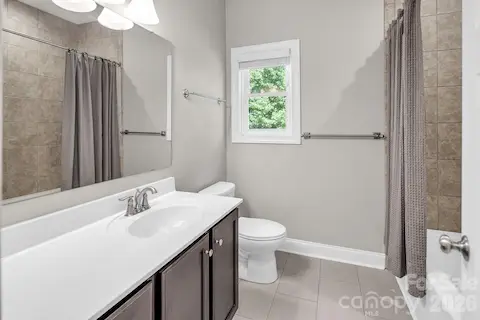 Full Bath 2