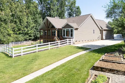 Extra driveway parking for cars, boats, RV, etc