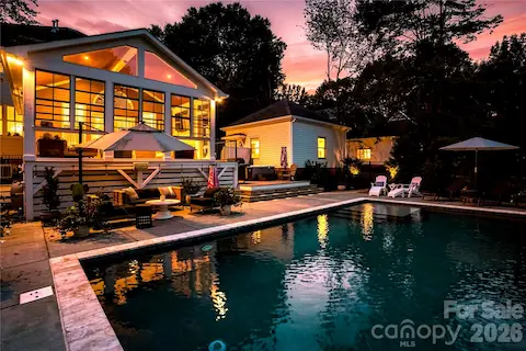 3 season room overlooks the pool