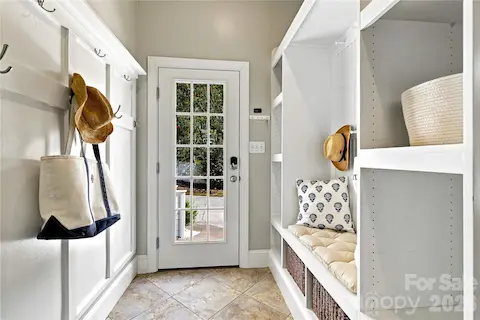 Side door entrance with drop zone
