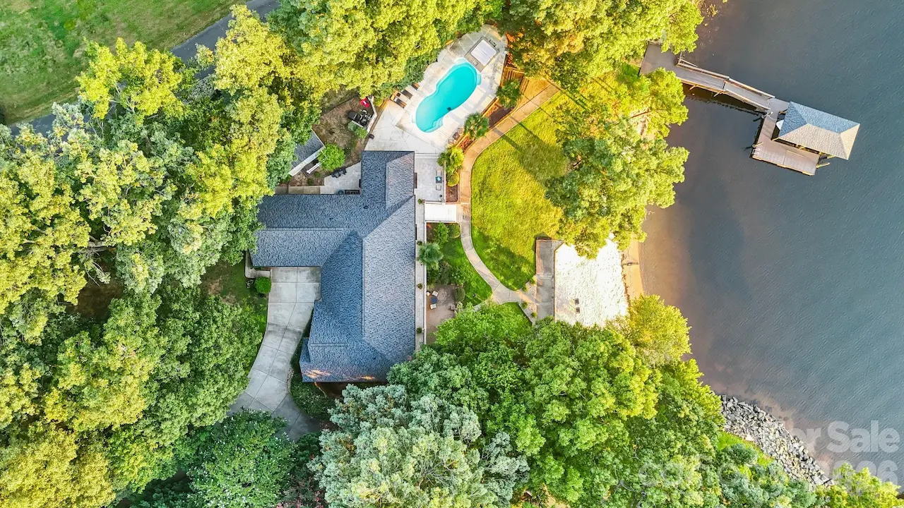 172 Mariner Pointe Lane, Mooresville, NC