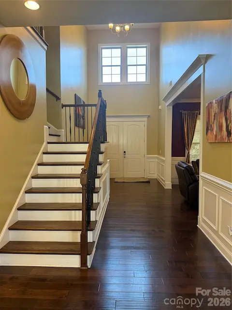 Alternate Two-Story Entryway view