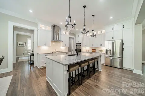 Full-tile Wall Backsplash