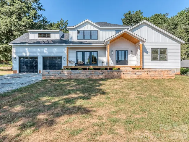4899 Moonlite Bay Drive, Sherrills Ford, NC
