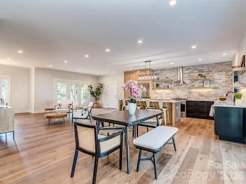 Living/dining area
