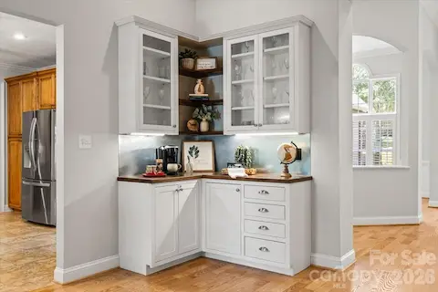 Coffee Bar/Dry Bar