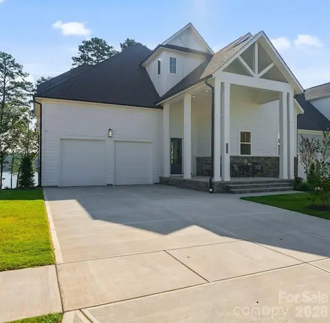 Luxury Lake Norman Living in Lakeside Pointe