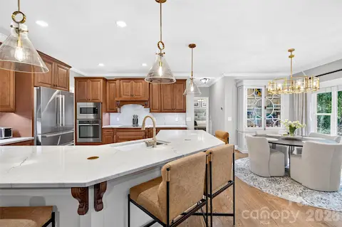 Custom countertop/backsplash