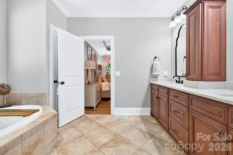Primary bath