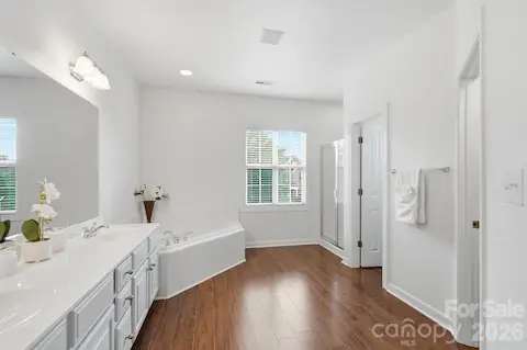 En-suite Primary Bath