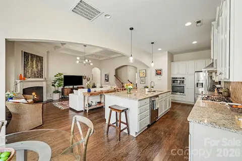 Kitchen - Family Room