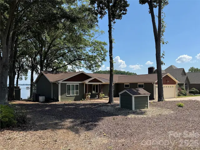 1828 Hagers Point Lane, Denver, NC
