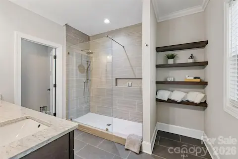 Primary En-Suite Bathroom