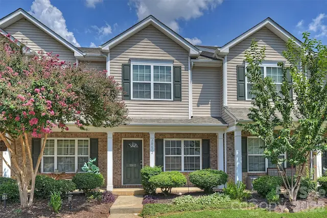 10612 Stoneacre Court, Pineville, NC